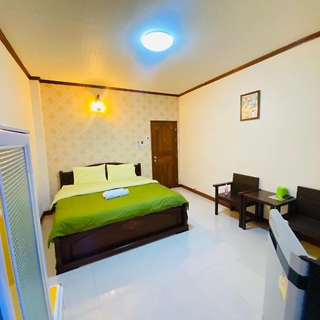 Rak Ban Kerd House Hotel Đảo Koh Si Chang Ngoại thất bức ảnh