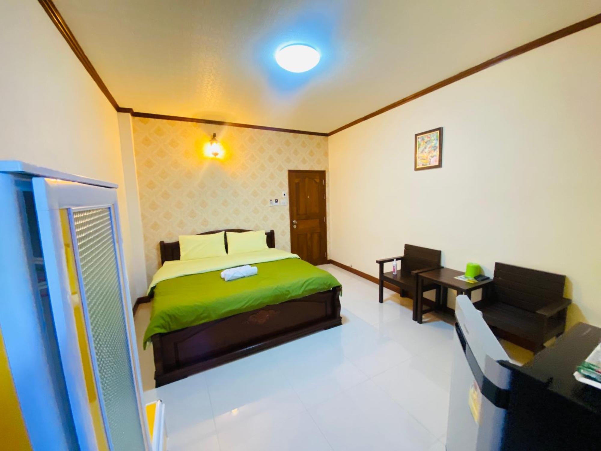 Rak Ban Kerd House Hotel Đảo Koh Si Chang Ngoại thất bức ảnh